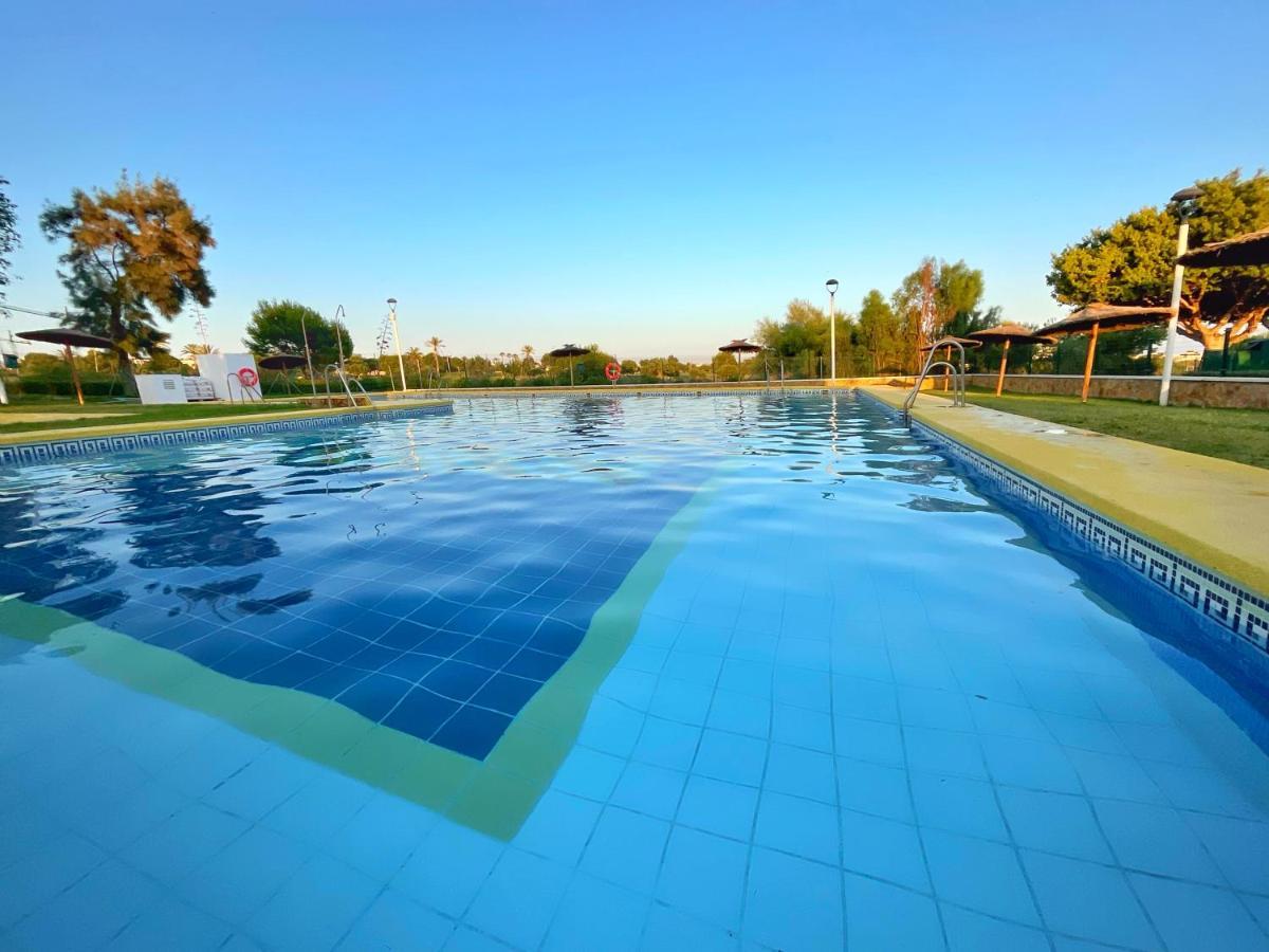 Ks Toyo Golf - Kaleria Suites เรตามาร์ ภายนอก รูปภาพ